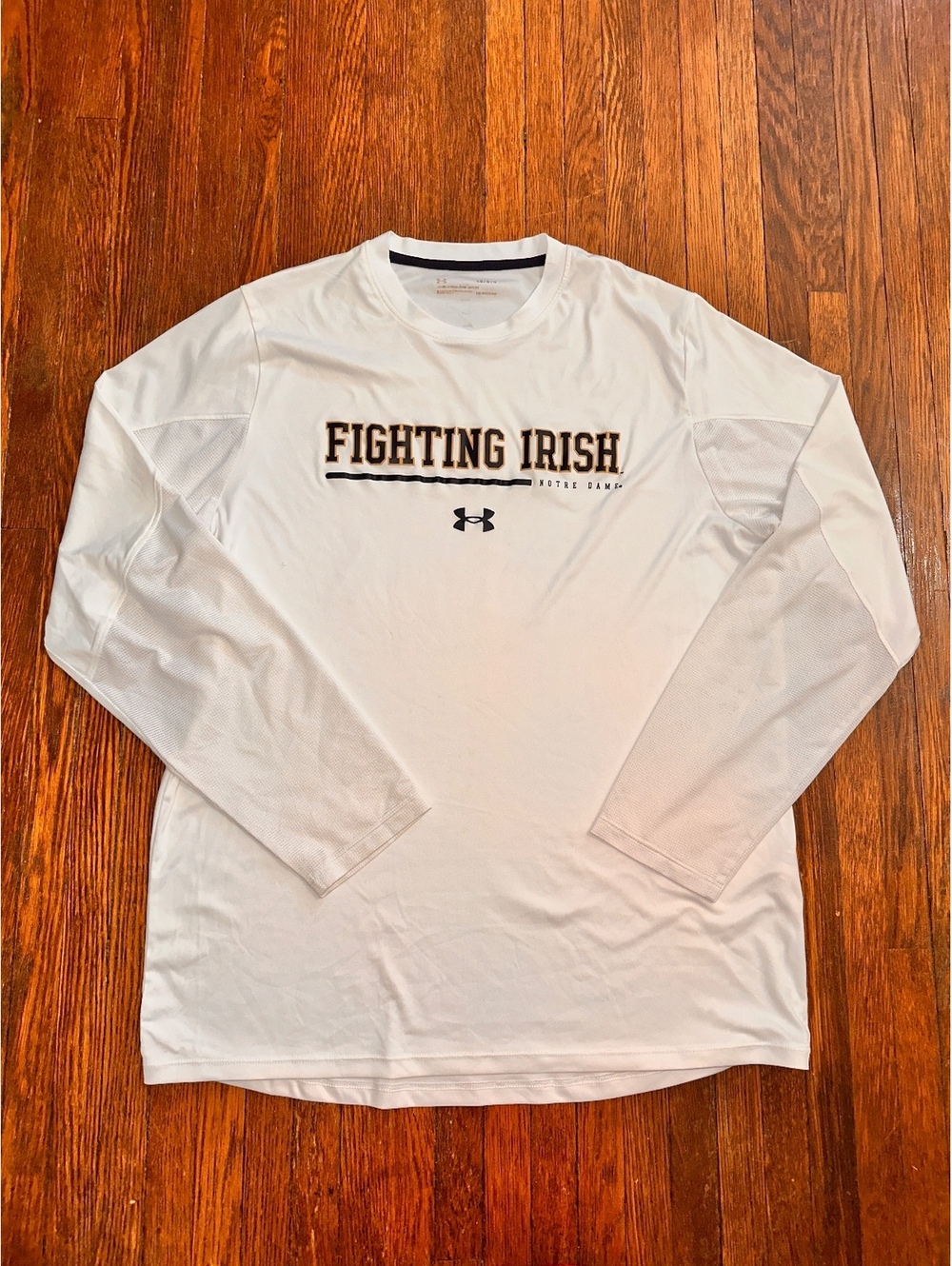 Men's Large Under Armour White Notre Dame Fighting Irish NFL Long Sleeve Shirt